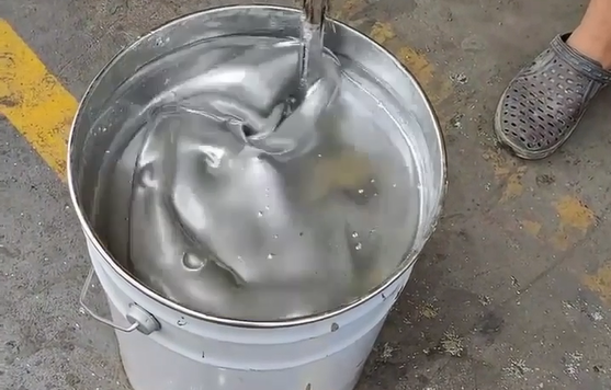 why-bubbles-form-in-water-based-metallic-pigment.jpg